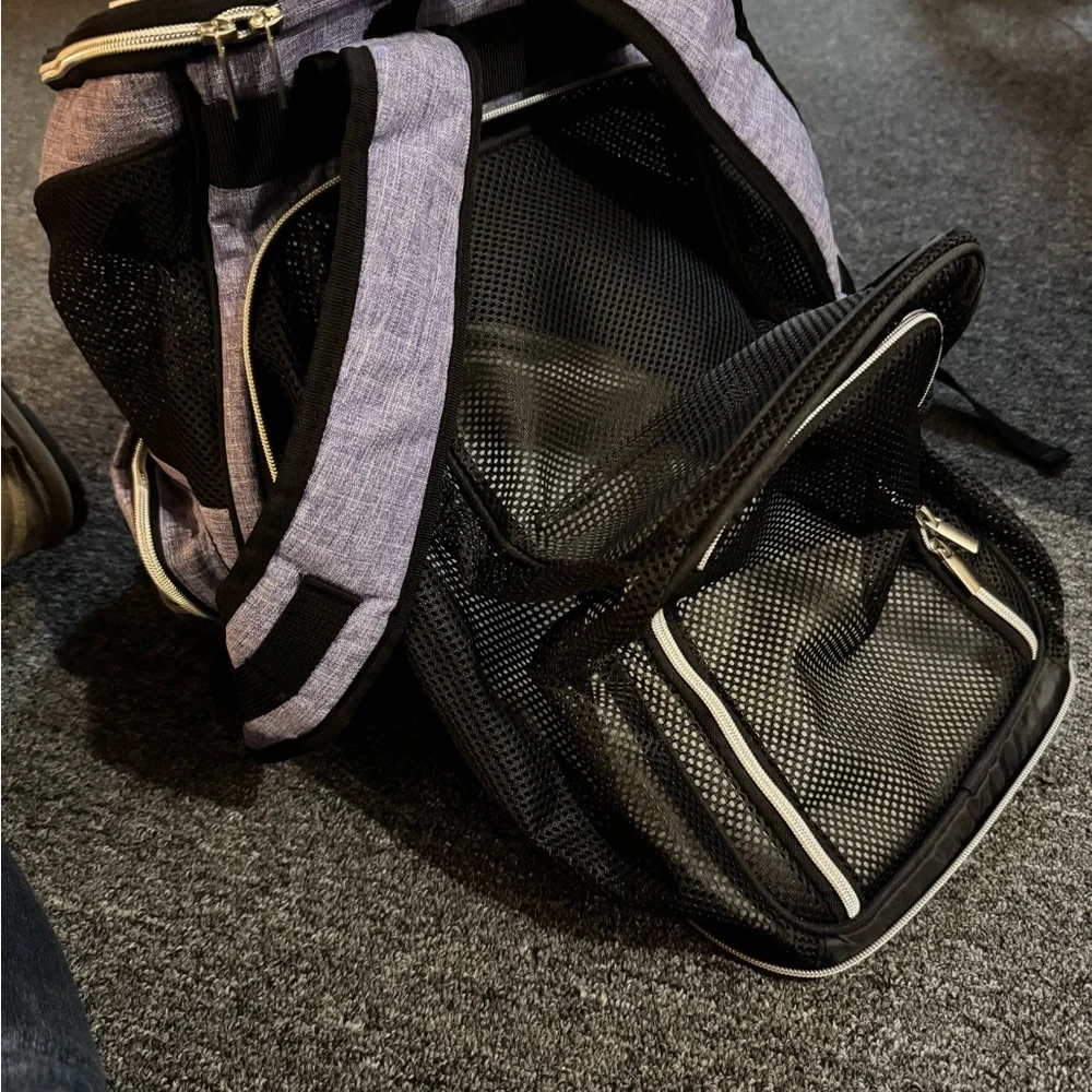 Expandable pet carrier backpack New without tags Grey and black